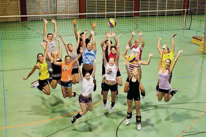 14 Vereinsnachrichten Vereinsnachrichten ERFOLGREICHE DAMEN VONUSVBADVÖSLAU Ein Superstart gelang den Volleyball- Damen von USV Bad Vöslau in die Meisterschaft 2012/2013.