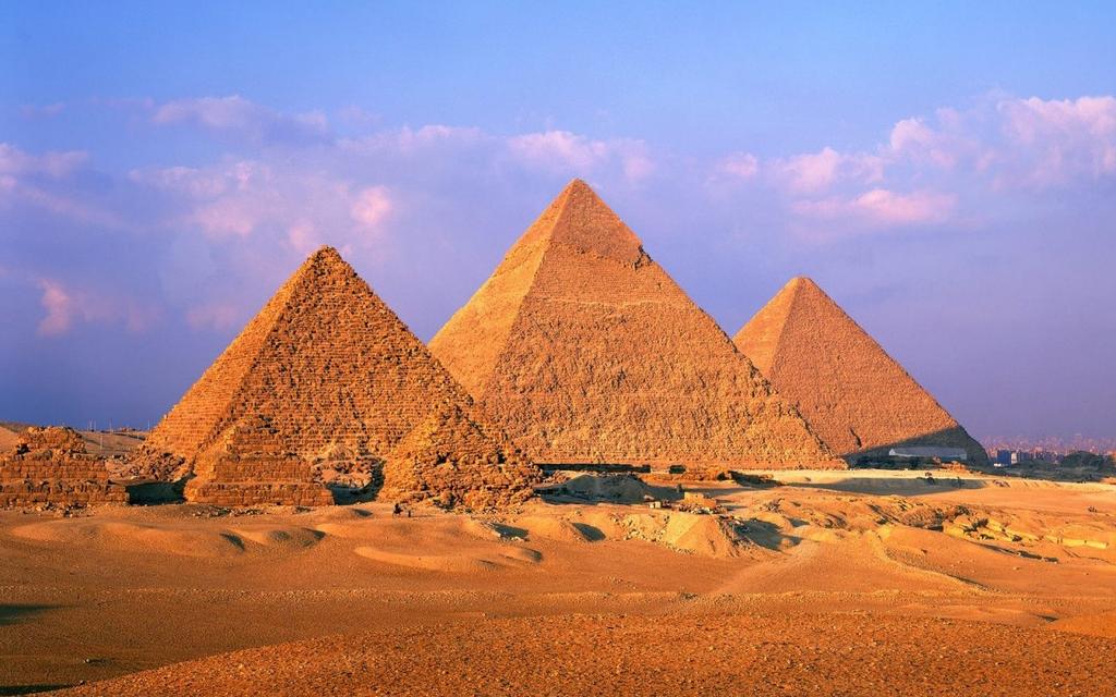 Es war ein heisser Tag in der Wüste Saharas, in Ägypten. Der Archäologe Charles Williams aus England hatte sich zum Ziel gestzt einen Schatz zu finden.