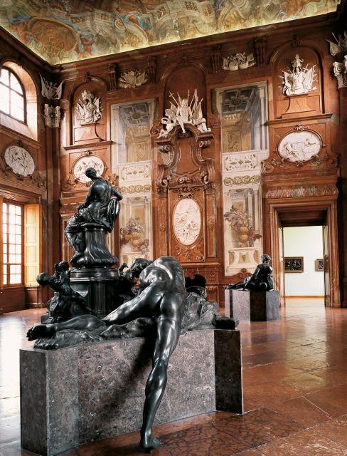 Unteres Belvedere, Marmorsaal Lukas von Hildebrandt, Figuren Raphael Donner, Wien, 2002 C-Print,