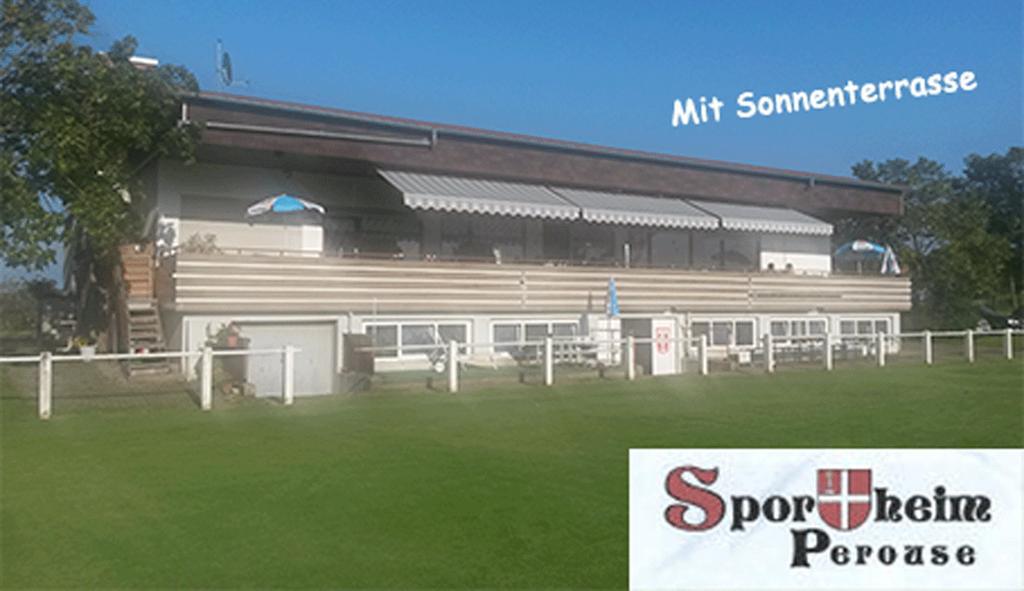 SPORTHEIM PEROUSE Vereinsgaststätte SV Perouse 1963 e. V. Im Aischbach 1, 71277 Rutesheim-Perouse Liebe Gäste, wir begrüßen Sie recht herzlich und wünschen Ihnen Guten Appetit.