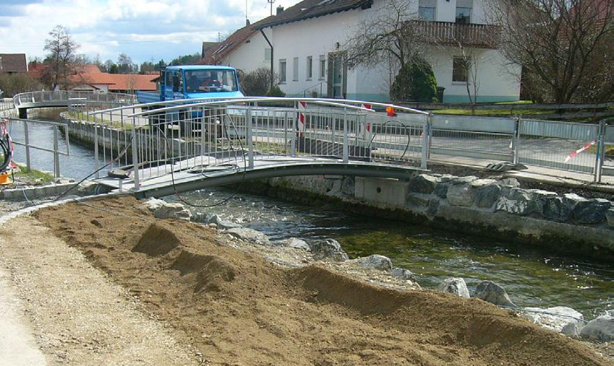 Dabei wurden auch Fußgängerbrüc- Private Grundeigentümer in allen drei Ortsteilen ken hochwassersicher erneuert und ansprechend haben vom Angebot der Teilnehmergemeinschaft gestaltet.