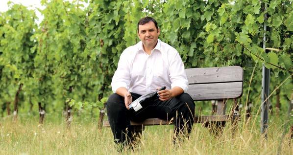 INTERVIEW 5 Rudolf Hofmann setzt nicht nur in seinem Betrieb voll und ganz auf die biologische Bewirtschaftung. Er möchte die gesamte Weinbauregion Traisental pestizidfrei machen.