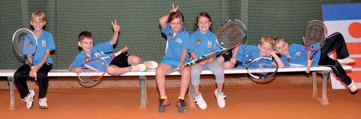 1.STC-Sparefroh Kidsclub Die Tennistrainer der STC-Tennisschule Husaric vermitteln Kindern von 4 7 Jahren erste Tenniserfahrung auf spielerische Weise.