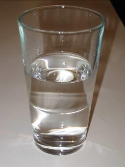 Forscherauftrag Nr. 1 Braucht Wasser mehr oder weniger Platz, wenn es gefriert?