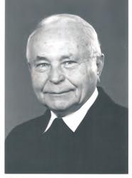 Erinnerungen an Pastor Joseph Pelzer Am 5.5.1945 kam Pastor Joseph Pelzer für etwa drei Wochen als Vertretung für den erkrankten Rektor Velten nach Gellep-Stratum.