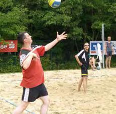 Mit zwei Volleyball-Teams in Oberneuland Bei dem mit 100 Mannschaften auf 26 Spielfeldern organisierten Volleyball-Turnier in Oberneuland trat TURA am 21. und 22. Juni mit zwei Mannschaften an.