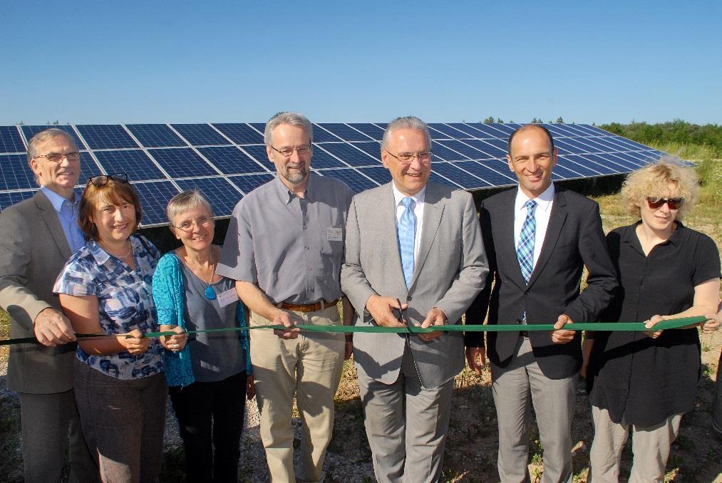 Unsere Referenzen Uttenreuth erfolgreiches Bürgerenergieprojekt mit Geschichte NATURSTROM realisierte in Uttenreuth einen Solarpark auf dem Gelände eines ehemaligen Munitionsdepots der US-Armee, an
