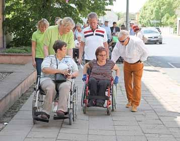 Nr. 6/2017 vom 30.06.2017-9 - Sensibilisierter Blick auf Barrierefreiheit: 17. Köthener Rolli-Tour Zum nunmehr 17. Mal führte der Behindertenverband Köthen e. V.