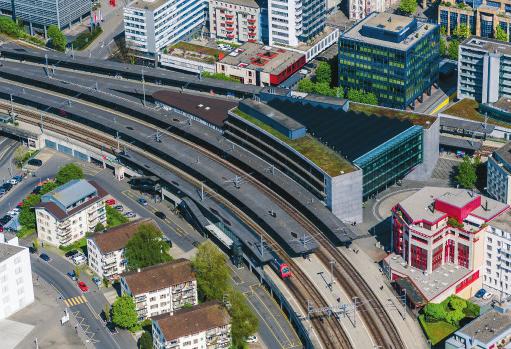 Gemeinsam mit der Stadt Zug werden die Vorhaben konkretisiert und aufeinander abgeglichen. Bahnhof Rotkreuz Rotkreuz entwickelt sich seit Jahren fulminant.