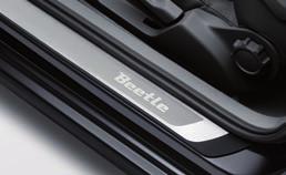 Volkswagen Original Einstiegsleisten Nickname Rundum mehr Individualität und Schutz für Ihren Beetle gewähren die Einstiegsleisten aus hochwertigem Edelstahl mit stylischem Nickname-Schriftzug.