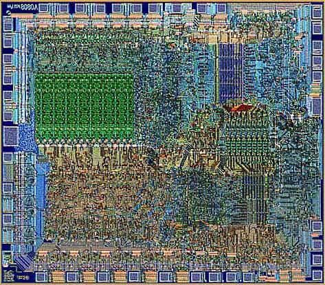 1970 beginnt Intel mit dem Verkauf von 1kbit RAM-ICs.