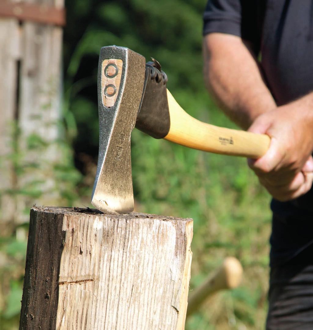 Forstwerkzeuge Höchste Qualität in Leistung und Präzision Krumpholz-Werkzeuge hat eine lange Tradition im Fertigen von qualitativ sehr hochwertigen Forstwerkzeugen.