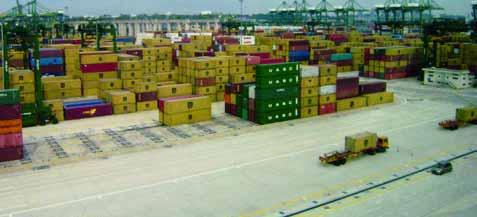 Große Sprünge verzeichnet hier besonders Shanghai. Im zweitgrößten Containerhafen der Welt ist der Umschlag im letzten Jahr um 4,4 Mio. auf 26,15 Mio. TEU gestiegen.