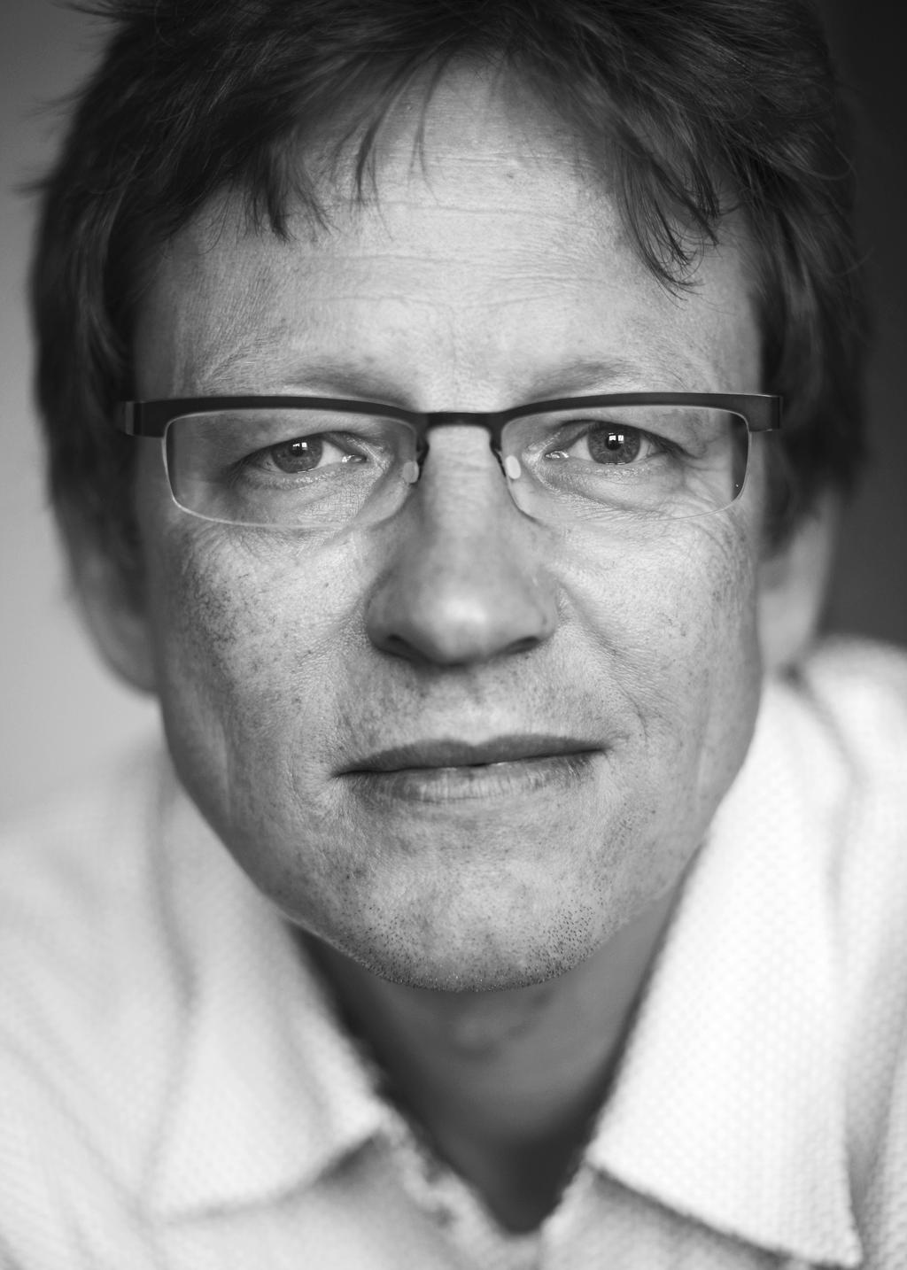 ! Volker Hagedorn Sonderpreis-Jury Volker Hagedorn, Jahrgang 1961, lebt als Journalist und Musiker in Norddeutschland.