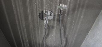 PURAMENTE fugenlose Dusche seamless shower Durch die Naturbelassenheit unseres Produktes fühlen Sie sich in Ihrem Bad, in einer behaglichen Atmosphäre, frisch und geborgen, umgeben von natürlichem