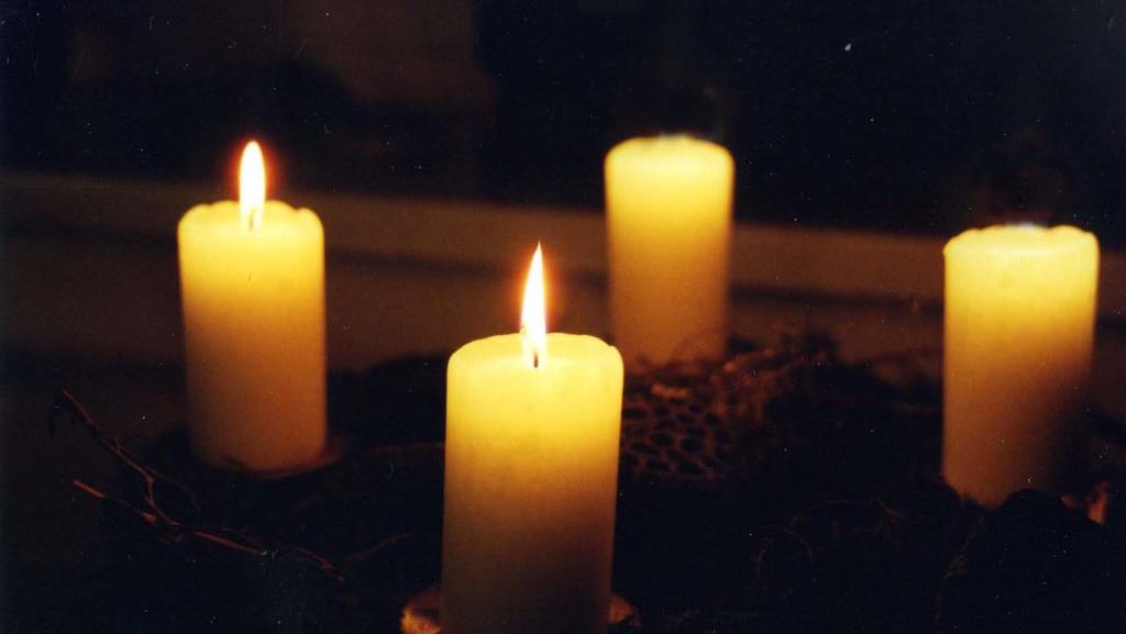 Wir sagen euch an den lieben Advent. Sehet, die zweite Kerze brennt.