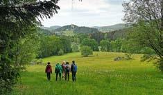 Wanderung mit Blick auf Marienstein Perfekt untergebracht waren wir im Naturfreundehaus hoch über der Salzach direkt gegenüber der mächtigen Burg. Vorschau für 2016: datum Treffpunkt Veranstaltung Di.