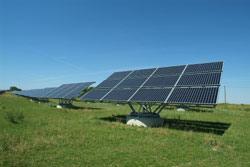 Damit ist es erstmals möglich, effizient und wirtschaftlich ganze Gemeinden mittels Sonnenenergie zu versorgen, betont der Hersteller.
