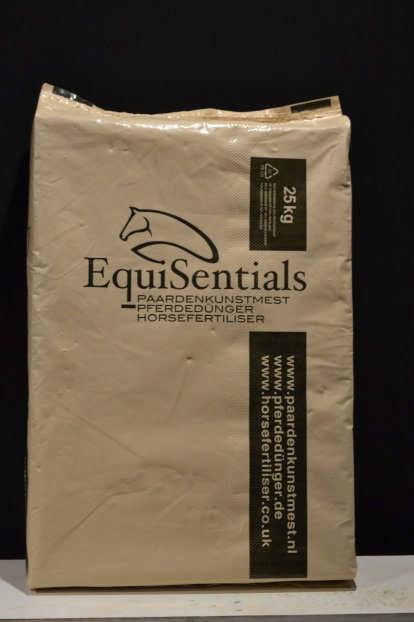 Halle 1/ B37 EquiSentials: Pferdedünger mit Selenium Der Pferdedünger mit Selenium von EquiSentials soll speziell für