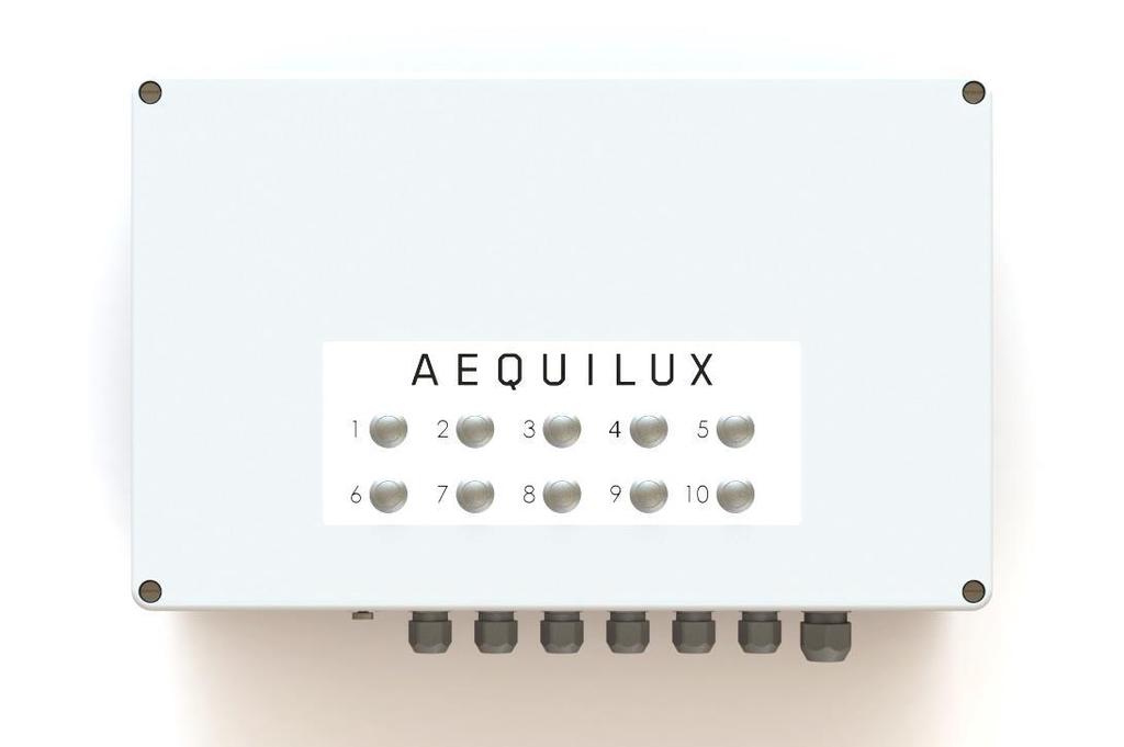 DATENBLATT / DATASHEET AEQUILUX DMX PLAYER 1024 / 2048 Abb. Ähnlich Illustration similar BESCHREIBUNG / DESCRIPTION Der AEQUILUX DMX Player dient zur Lichtsteuerung des AEQUILUX Systems.