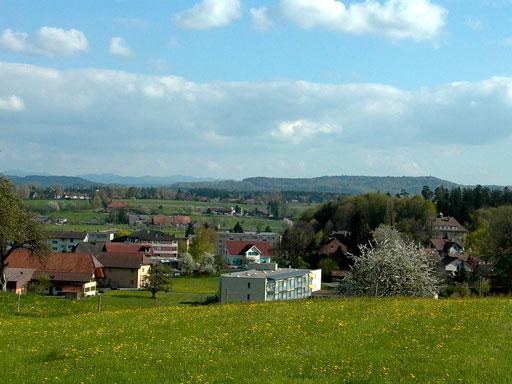 Thunstetten, Bützberg Zwei Dörfer, eine Gemeinde Verbunden nicht nur durch die Postleitzahl 4922 bilden die beiden Dörfer mit ihren über 3 200 Einwohnerinnen und Einwohnern seit Jahrhunderten eine