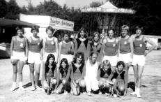 100 JAHRE 100 Jahre TuS Blau-Weiß Laubuseschbach Erstmals führte die Großgemeinde Weilmünster ein Pokalturnier der Ortsvereine durch. 1975 Manfred Staudt aus Rohnstadt wurde neuer Vorsitzender.