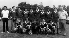 erfolgreiche Ära in Eschbach einläutete. 1977 stieg die Mannschaft aus der A-Klasse Wetzlar- Oberlahn ab.