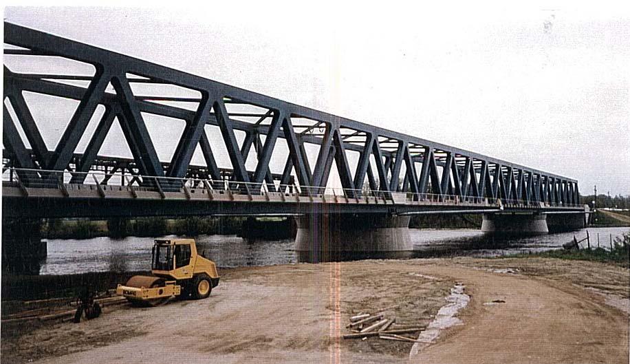 Stahl-Fachwerkbrücke - unten liegende Fahrbahn Foto: W.