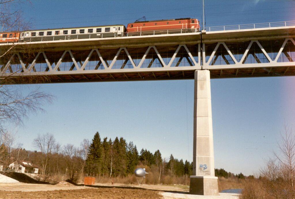 Verbund-Fachwerkbrücke - oben liegende Fahrbahn Foto: R. G.