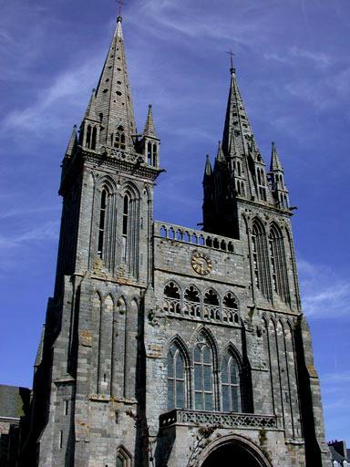 Kathedrale Saint-Paul-Aurélien (li) und Chapelle