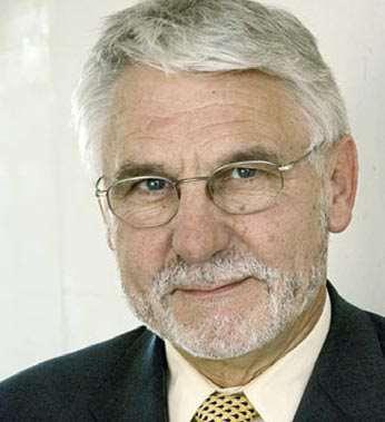 Prof. Dr. Dr. Gerhard Roth, 65, leitet das Institut für Hirnforschung an der Universität Bremen und das Hanse-Wissenschaftskolleg in Delmenhorst.