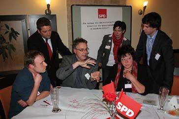 Schmitt-Bussinger, Stadtrat Martin Sauer und SPD-60plus- Vorsitzender Birger Bohle bedankten sich bei Walter arnold für seine unermüdliche ehrenamtliche tätigkeit für die SPD und wünschten ihm vor