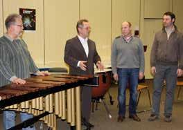 Nigel Westlake: Omphalo Centric Lecture - 4 Spieler an 2 Marimbas + Log Drum, Becken, Maracas Steve Reich: Music for Pieces of Wood - 5 Spieler, jeweils 1 Paar Claves Javier Alvarez: Temazcal - Solo