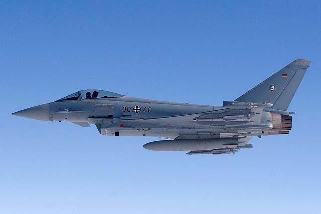 Factsheet EUROFIGHTER Beschreibung Auftrag/Nutzung Das Waffensystem EUROFIGHTER ist ein hochleistungsfähiges Kampfflugzeug der 4.