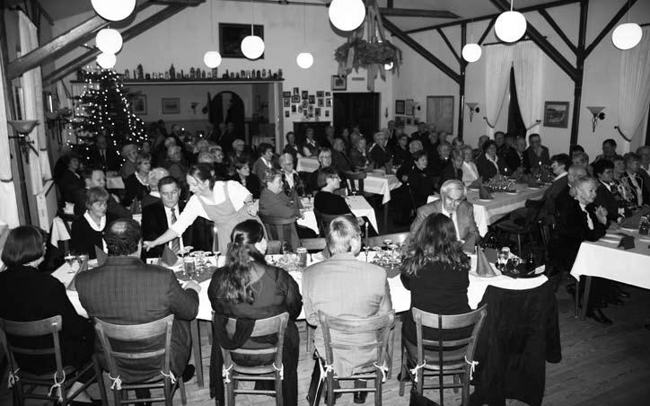 besseren Zeitpunkt konnte man gar nicht wählen. In einem weihnachtlich festlich geschmückten Saal im Dörpskrug Schnarup- Thumby wurde das 60-jährige Bestehen des Landfrauenvereins gefeiert.