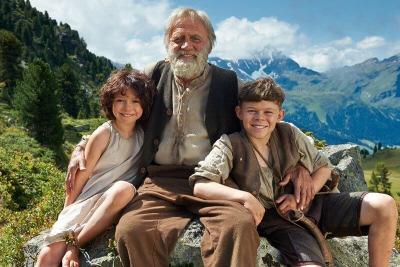 Kinderfilm C: Heidi D/CH 2015 FSK: ohne Empf.: 6 Jahre 107 Minuten Die glücklichsten Tage ihrer Kindheit verbringt Heidi mit dem Almöhi in einer Holzhütte in den Bergen.