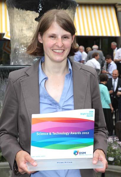 6.980 Zeichen Abdruck honorarfrei Beleg wird erbeten Dr. Ruth Lohwasser in Interlaken / Schweiz nach der Verleihung des Ersten Preises bei den DSM Science & Technology Awards 2012.