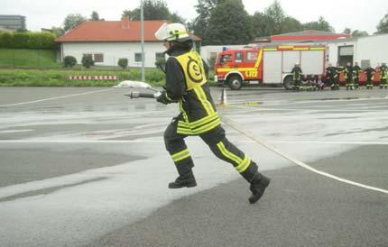 Trotz der gestiegenen Einsatzbelastung der letzten Tage durch Einsätze zur Flüchtlingshilfe, stellten sich sechs Gruppen der Freiwilligen Feuerwehr Dortmund, aus Nette (LZ 20), Bodelschwingh (LZ 21),