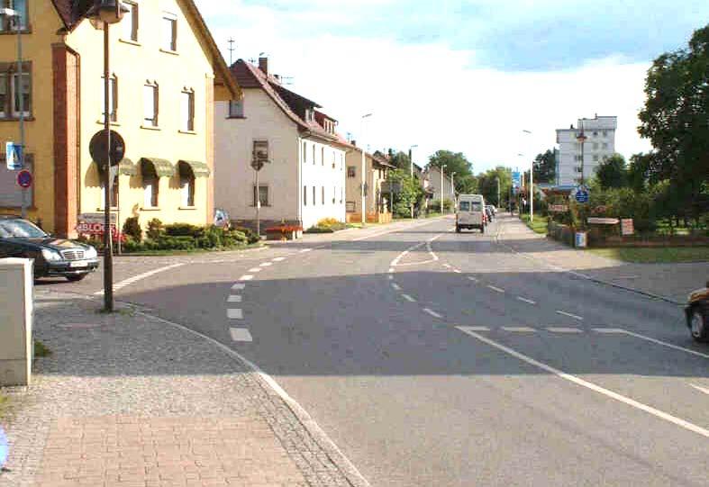 Bild 24 Einmündung Tettnanger Straße in B30 Die Querung des Radverkehrs ist nicht berücksichtigt.
