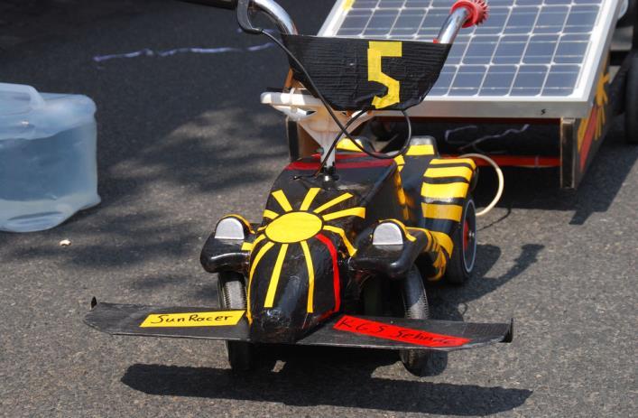 Arbeitsgemeinschaft: SolarMobil Nr.: 19 Thema: Rennwagen mit Solarantrieb bauen Leiter: Hr.