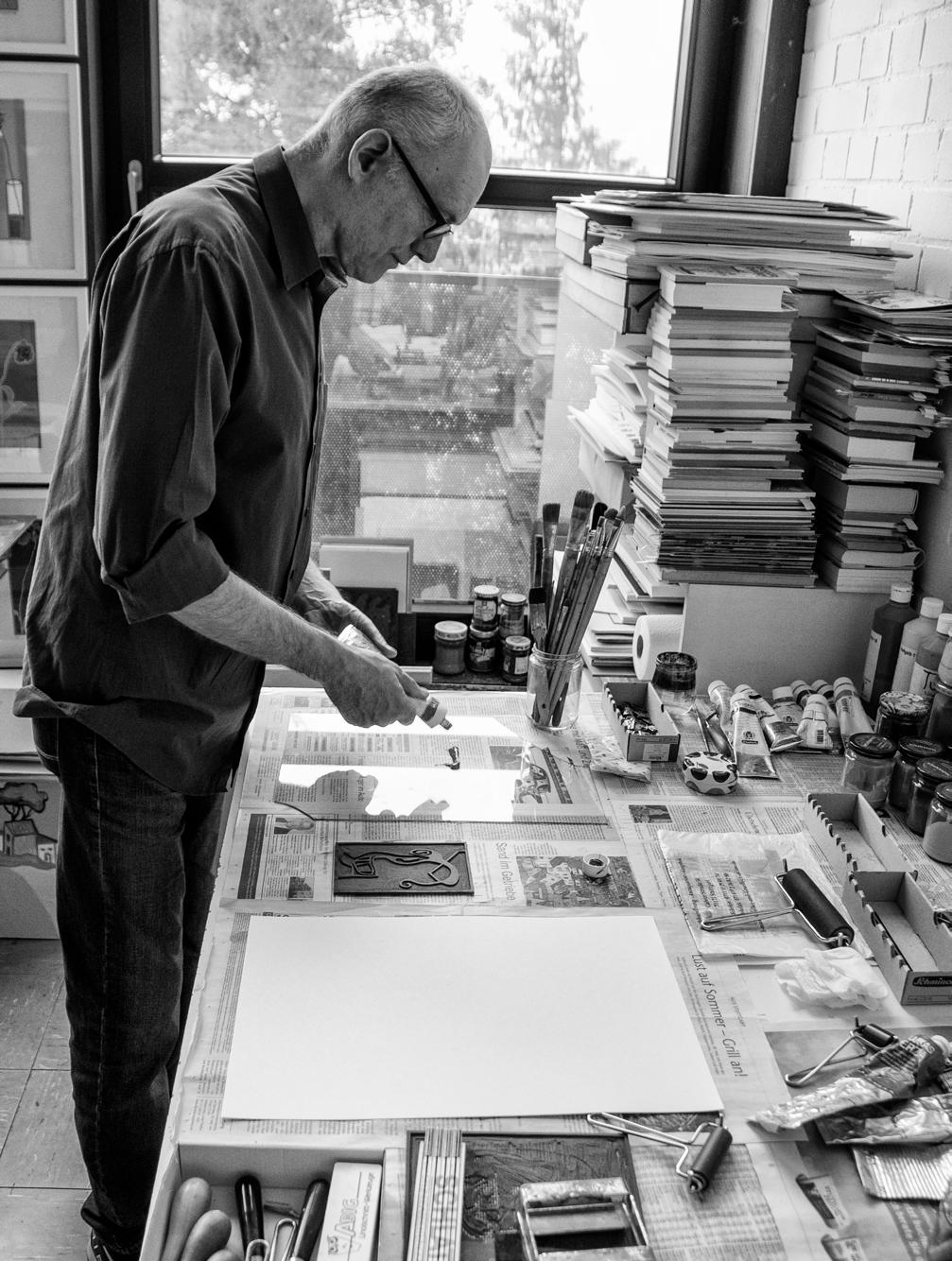 Hannes Steinert. Ein Idealist Künstler stehen täglich vor der Aufgabe, ein leeres, weißes Bildfeld mit Inhalt zu füllen.