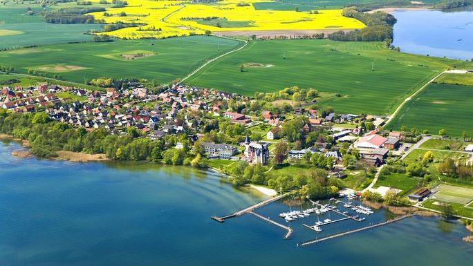 1 2 3. Die ersten Schritte 4 5 2) Erste Tagung in Müritz gemeinsam mit ASP (Mai 1996) Bildquelle: http://www.schlosshotel-klink.de/uploads/20140603144306.