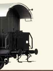 So entstanden die ersten Personenwagen der DRG in der altbewährten Holzbauart mit Sprengwerk zur Verstärkung des Untergestells. Zwischen 1921 und 1923 entstanden 2.