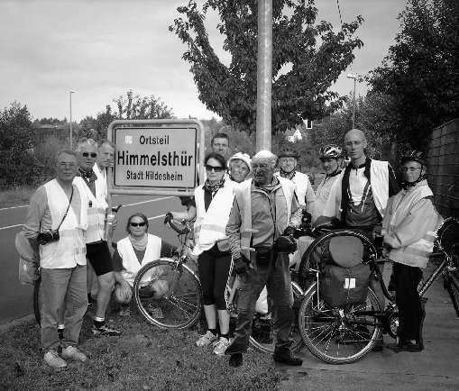 Mit Ihm auf neuen Wegen in der Spur des Glaubens Am 3. Oktober 2008 startete, nach dem Reisesegen durch Probst Kronenberg, eine 12- köpfige Radpilgergruppe nach Helmstedt.