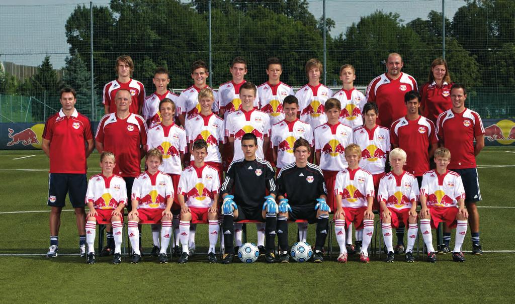 Red Bull Salzburg Die U15 Red Bulls spielen in der österreichischen Toto-Jugendliga und damit auf nationaler Ebene.