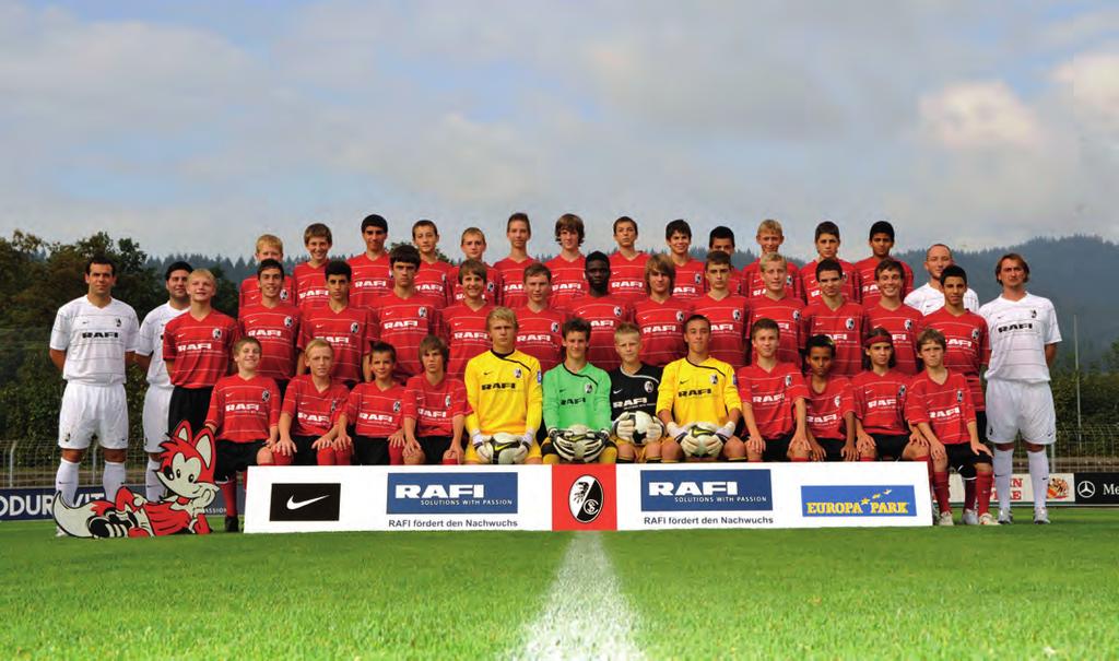 SC Freiburg Die Förderung eigener Nachwuchsspieler ist seit Mitte der 1990er Jahre ein Schwerpunkt im Konzept des SC Freiburg.