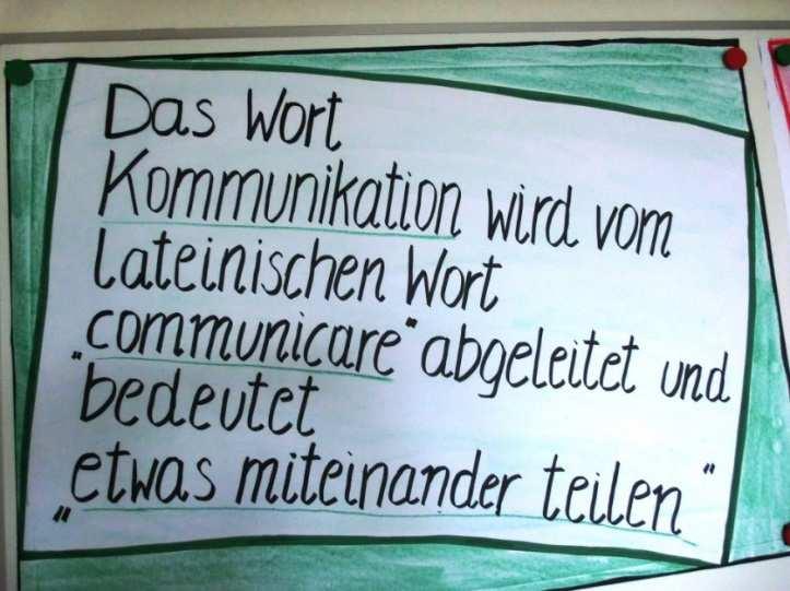 Einleitung Wurzelverwandte Wörter aus dem Lateinischen/Englischen: Perkussion: von lat. percussion = Erschütterung, schlagen; engl. percussion; Stoß, Schlag Concussion: lat. Schwingen, Erdbeben; engl.