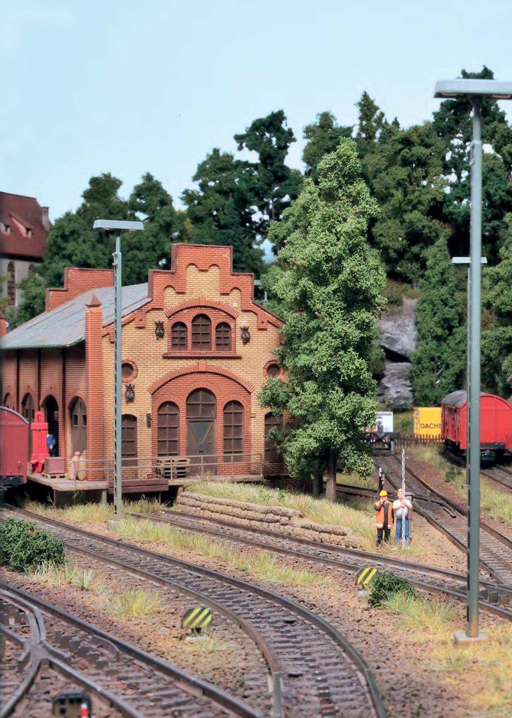 THEMA/RUBRIK GALERIE ZUSATZ OPTIONAL Heute wie vor 40 Jahren Im Güterbereich des Neustädter Bahnhofs herrscht
