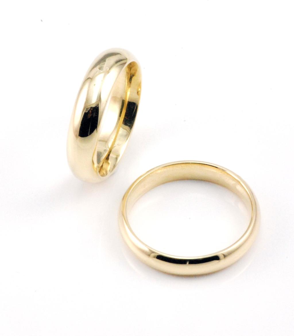 Modell: Comfort (E.003) Eheringe Rot-, oder Weißgold, matt oder glänzend) Breite/Gewicht je Ring: 3mm (3 Gr.), 4mm (5 Gr.), 5mm (7 Gr.