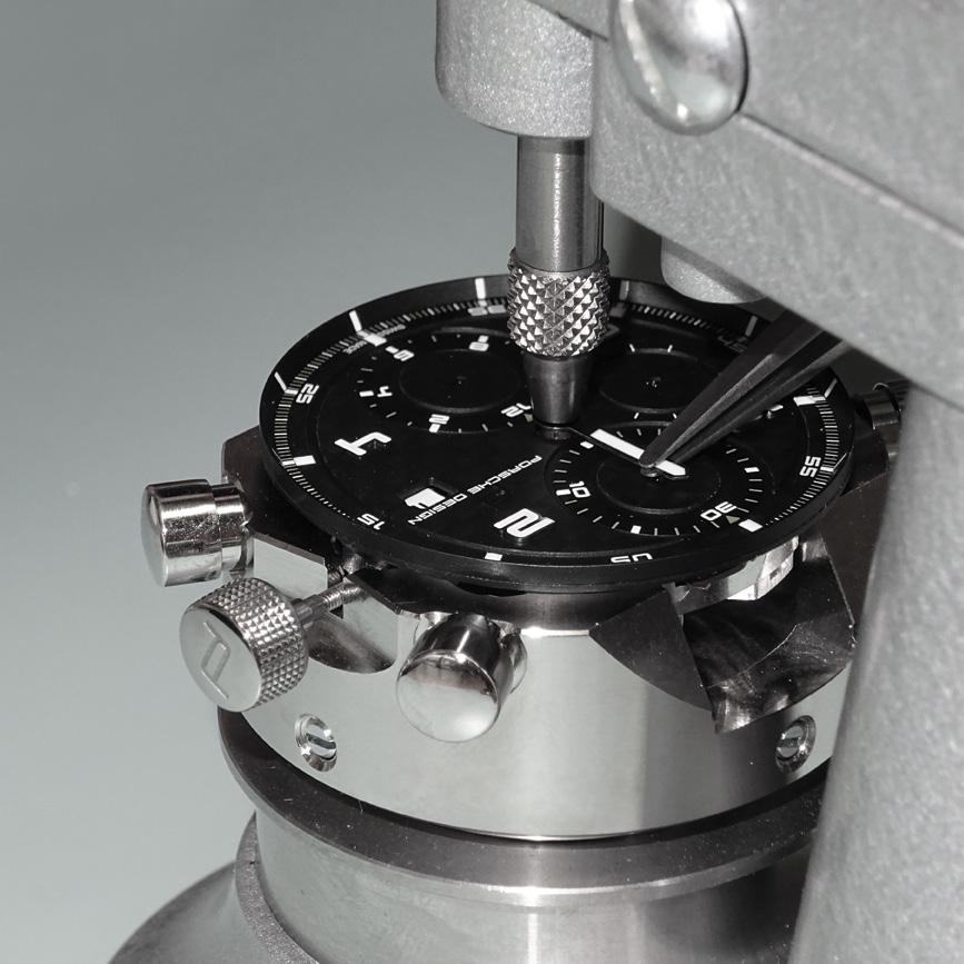 10 11 SWISS MADE 2014 wurde die Porsche Design Timepieces AG in Solothurn in der Schweiz gegründet.